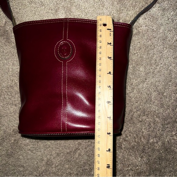 Mondani New York Red Faux Leather Bucket Purse - Picture 7 of 13